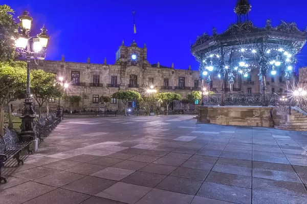 Mexico, Jalisco; Guadalajara, Plaza de Armas at Dawn