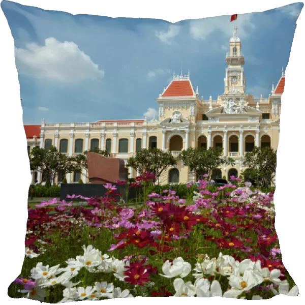 Flowers and historic Peoples Committee Building (former Hotel de Ville de Saigon)