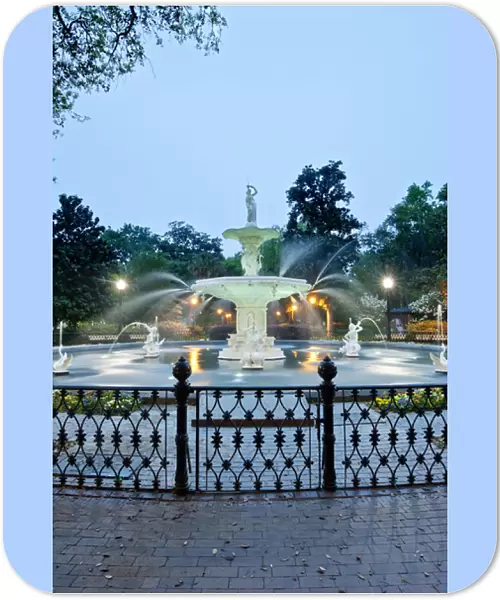 USA, GA, Savannah, Forsyth Park, Forsyth Fountain at Dawn