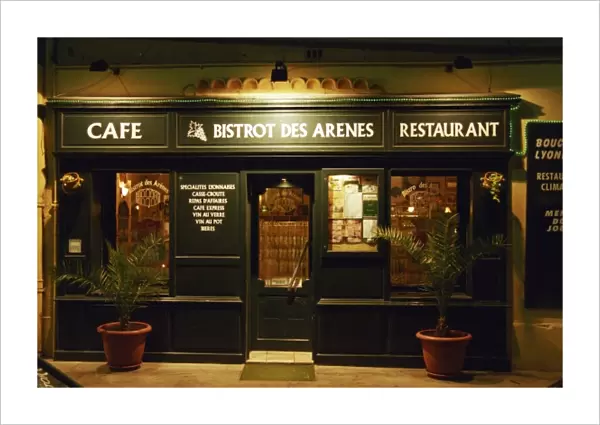 The restaurant Bistrot des Arenes in Nimes, a very traditional Lyon style restaurant