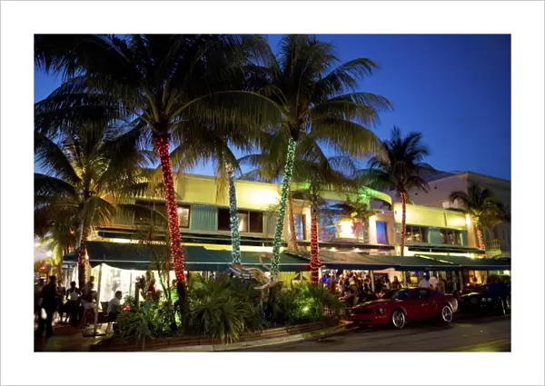 Nightlife on Ocean Drive, South Beach, Miami Beach, Florida, USA. (Used in 2012 Calendar)
