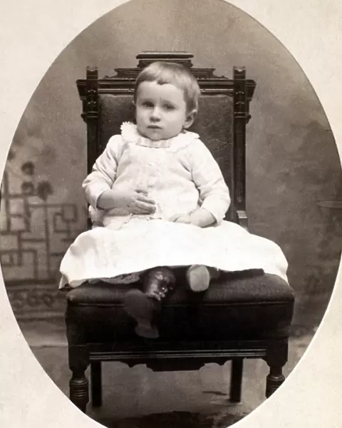 CHILD. American cabinet photograph, late 19th century