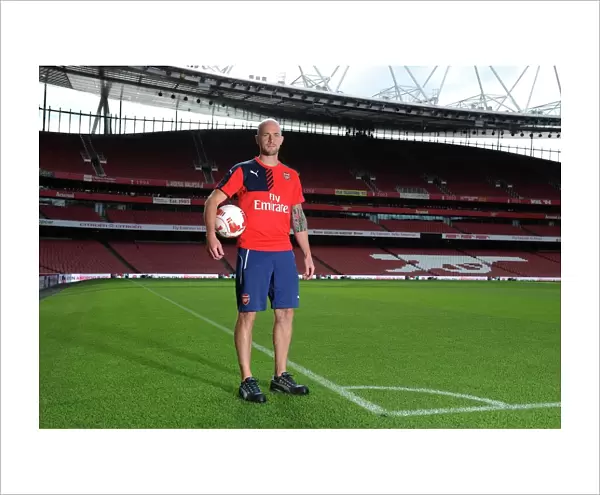Alan Russell (Arsenal Groundstaff). Arsenal 1st Team Photcall and Training Session