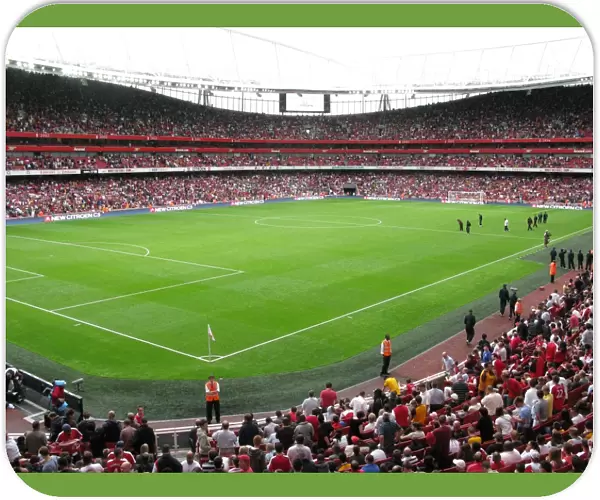 Arsenal's Triumph Over Real Madrid at Emiras Cup: A 1:0 Victory at the Citroen-Branded Emirates Stadium (2008)