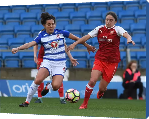 Van de Donk vs. Williams: Intense Clash Between Reading and Arsenal Ladies in WSL Action