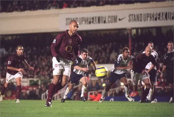 Thierry Henry scores Arsenals 4th goal from the penalty spot