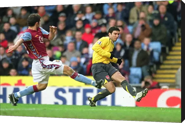 Jose Reyes (Arsenal) Liam Ridgewell (Aston Villa). Aston Villa 0: 0 Arsenal