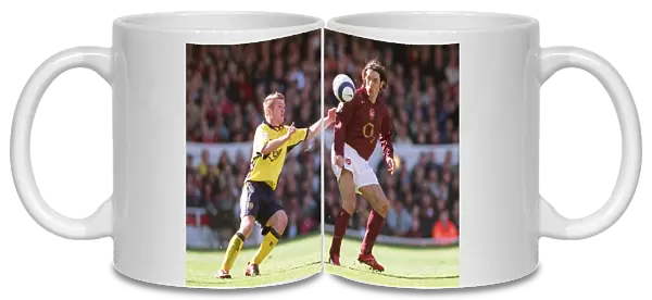 Robert Pires (Arsenal) Steven Davis (Villa). Arsenal 5: 0 Aston Villa