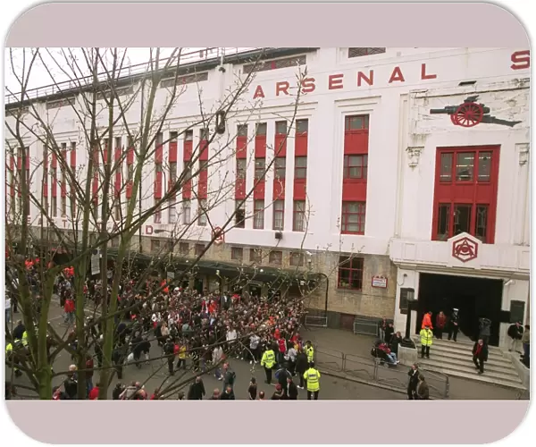 Arsenal Fans Gather Outside Highbury for Team Arrival vs West Bromwich Albion, FA Premiership (2006)