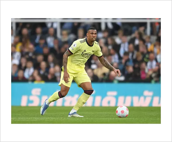 Gabriel Magalhaes in Action: Newcastle United vs. Arsenal, Premier League 2021-22