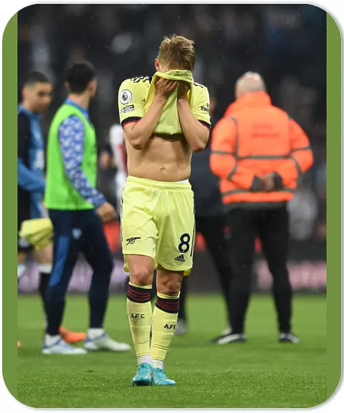 Martin Odegaard's Emotional Reaction: Newcastle United vs. Arsenal, Premier League 2021-22
