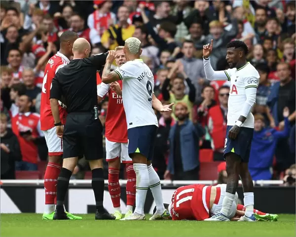 Arsenal vs. Tottenham: Red Card for Emerson Royal in Intense Premier League Clash (2022-23)