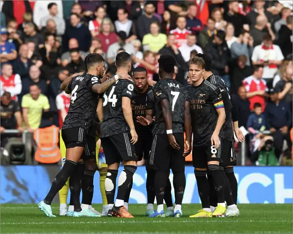 Arsenal's Martin Odegaard Leads Team Huddle Before Southampton Clash - Premier League 2022-23