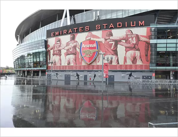 Rainy Arsenal Showdown: Battle of Emirates Stadium (2022-23) vs. Nottingham Forest