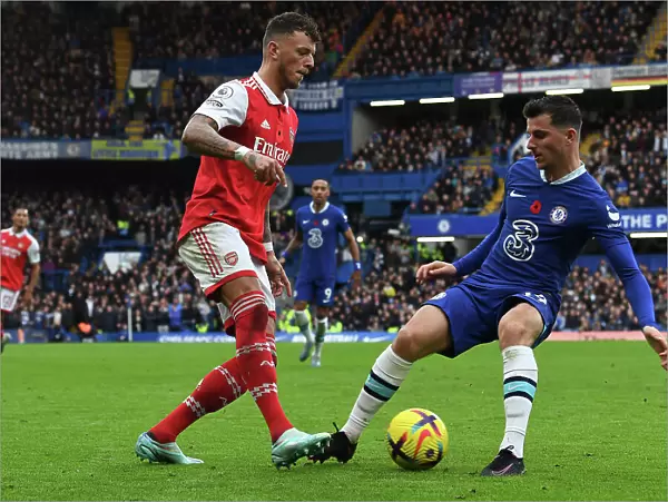 Intense Rivalry: Saliba vs. Mount - Chelsea vs. Arsenal, Premier League 2022-23: A Battle at Stamford Bridge
