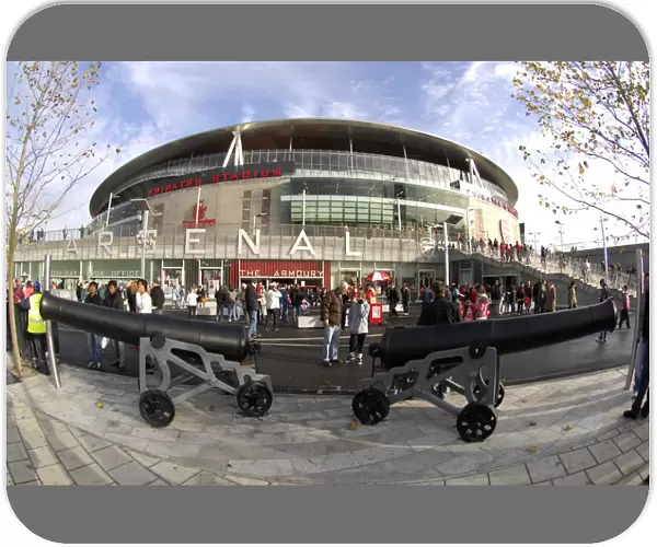 The Arsenal Canon outside the Stadium