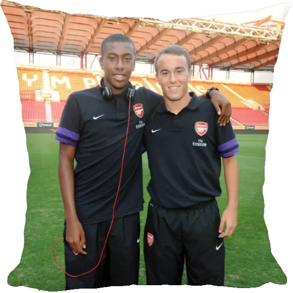 Alex Iwobi and Austin Lipman (Arsenal). Olympiacos U19 2: 0 Arsenal U19