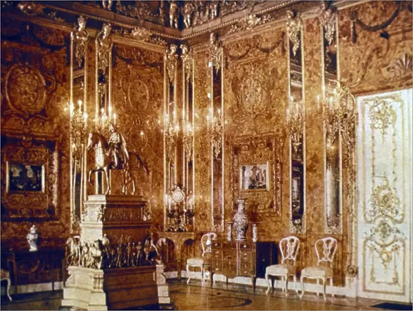 Amber room of catherine palace, tsarskoye selo, ussr, 1917, this is the only existing color photo of the amber room before world war ll