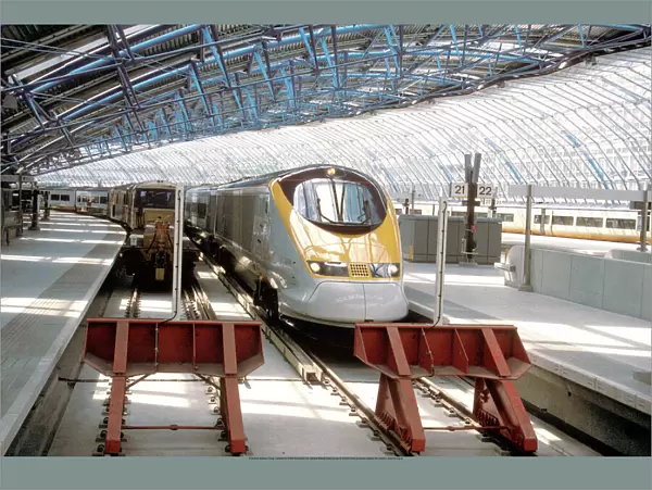 Eurostar service at Waterloo Station, by Chris Hogg, 1999. This extension to Waterloo
