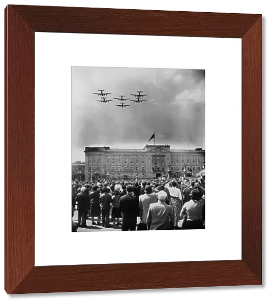 Fly Past. 31st May 1956: Shackletons of RAF Coastal Command at a Fly Past