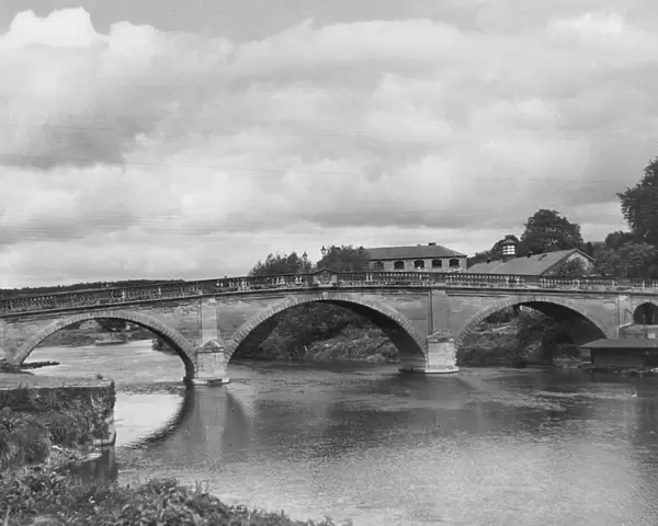 Bewdley. A bridge over the River Severn at Bewdley, Worcestershire, circa 1930