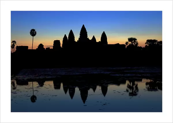 Angkor Wat at sunrise, Angkor Wat, Siem Reap, Siem Reap Province, Cambodia