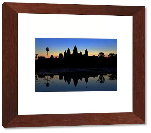 Angkor Wat at sunrise, Angkor Wat, Siem Reap, Siem Reap Province, Cambodia