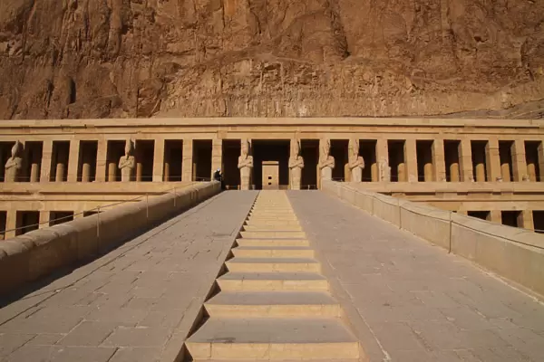 Deir al-Bahri, Hatshepsut, stairs