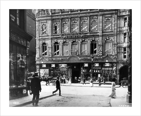 Gamages. 1914: Gamages department store in the City of London