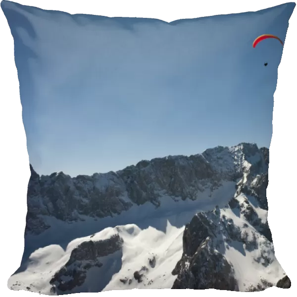 Aerial view, paragliding, Mt. Zugspitze, Garmisch-Partenkirchen, Bavaria, Germany, Europe