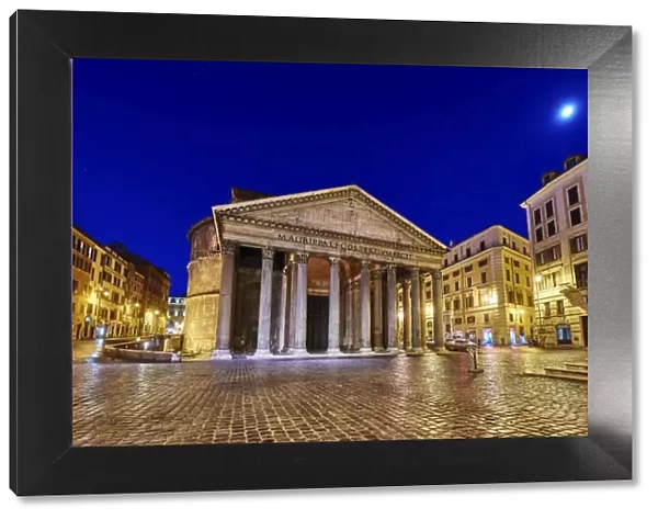 pantheon in Rome at night