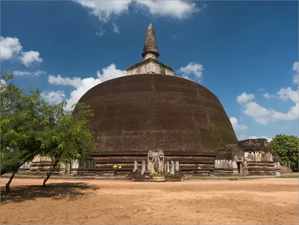 Rankot Vihara, ancient stupa, Polonnaruwa, Sri Lanka