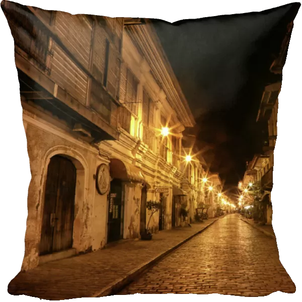 Midnight at Calle Crisologo, Vigan City