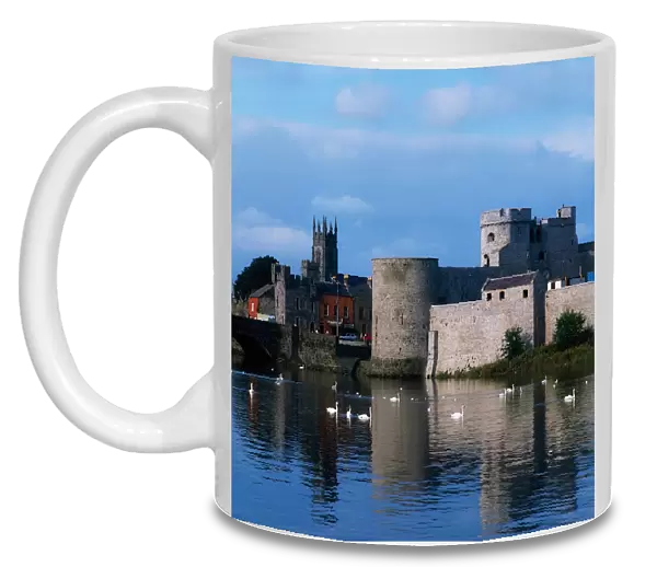 King Johns Castle, Co Limerick, River Shannon, Ireland