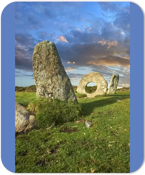 Men-an-Tol, Men an Toll or the Crick Stone, late Neolithic or early Bronze Age, standing stones