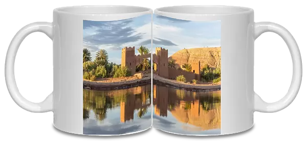 Gate of the Kasbah Ait Benhaddou, High Atlas, Ksar Ait Benhaddou, Ouarzazate Province