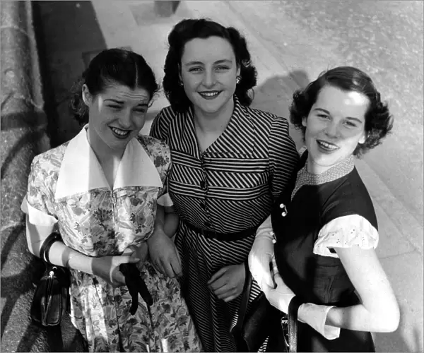L-R Irene Geraghty, Mary Duggan, and Penny Horley, artist, 18 years old
