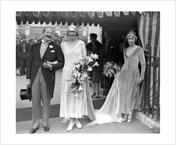 Wedding of Mr Kenneth Tomas (Ashley House, Penylan, Cardiff) and Miss E. M. Gantlett (of Fairford