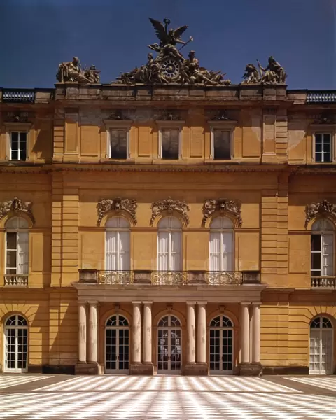 Marble Court Herrenchiemsee - Herrenchiemsee is a complex of royal buildings on the Herreninsel