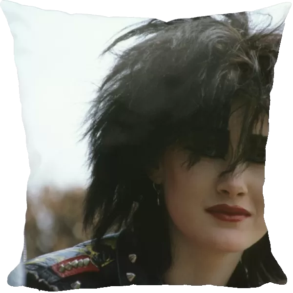 punk era April 1983 - fashion, portrait, young woman, make up, punks