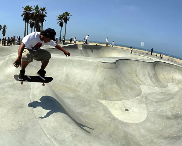 Us-Venice Beach-Skateboard-Feature