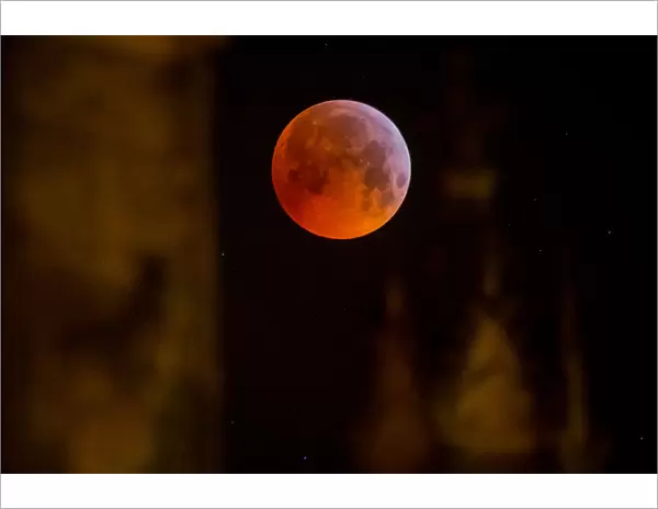 France-Eclipse-Moon