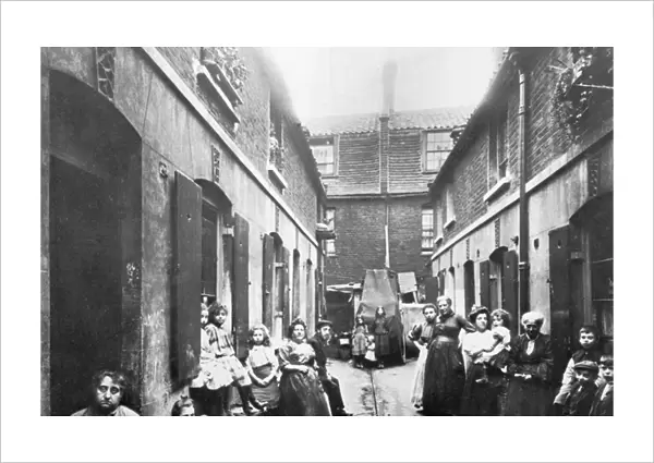 Slum in Victorian London (b  /  w photo)