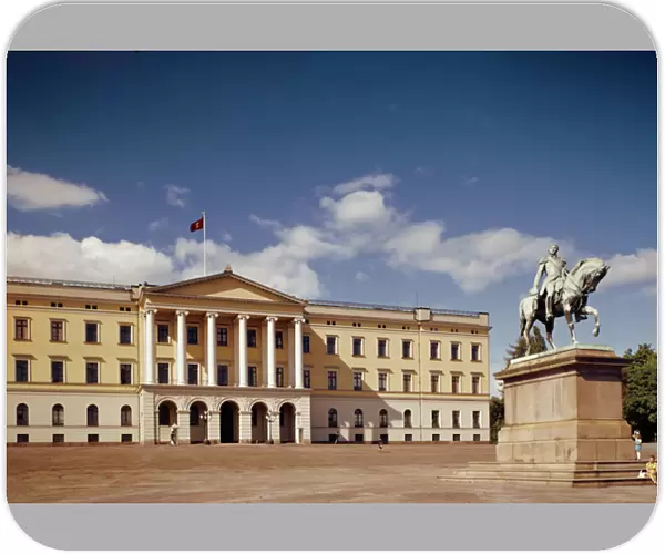 View of the Royal Palace, built 1825-48 (photo)