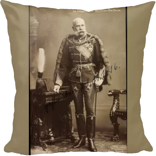 Ak Portrait of Emperor Franz Joseph, Hungarian Hussars Uniform, later years (b  /  w photo)