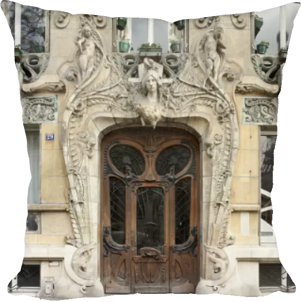 Entrance door to 29 avenue Rapp in the 7th arrondissement in Paris
