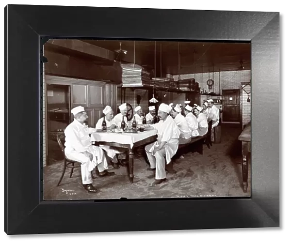 Chefs eating lunch at Sherrys restaurant, New York, 1902 (silver gelatin print)