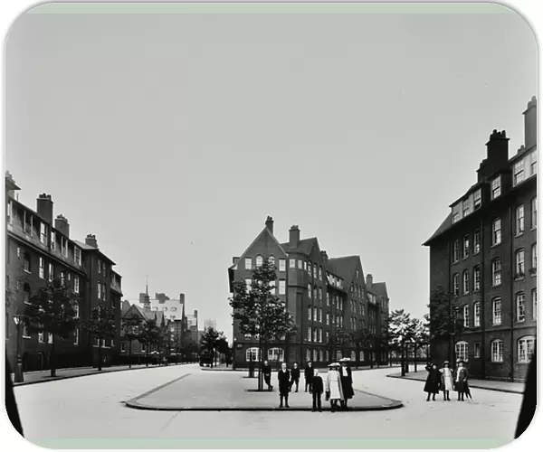 Millbank Estate, London, 1906 (b  /  w photo)