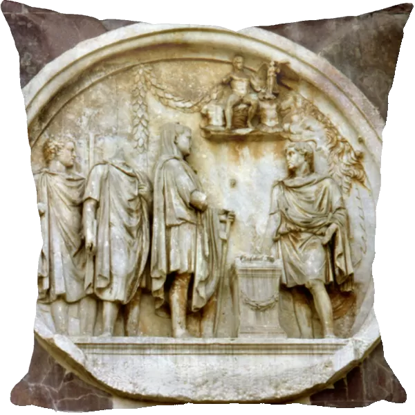 Roundel depicting a Sacrifice to Hercules, from the Arch of Constantine (marble)