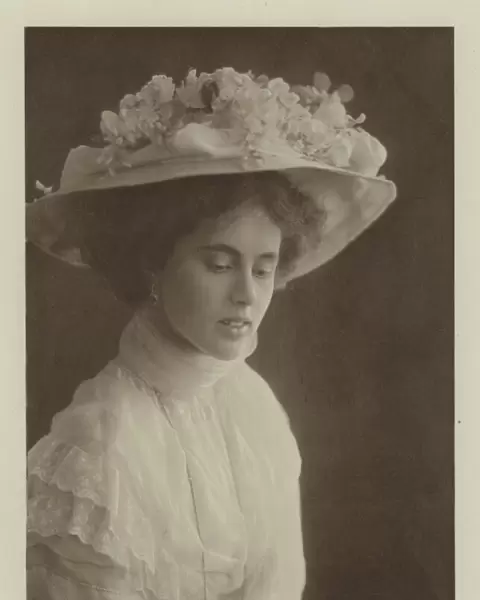 Miss Nellie Larmach (b  /  w photo)